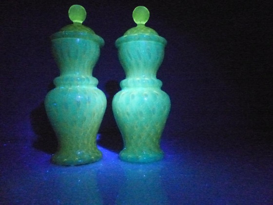 Pair of Covered Turquoise and Aventurine Glass Jars, Murano – 20th Century – Decorative Objects (photo 13 of 13)