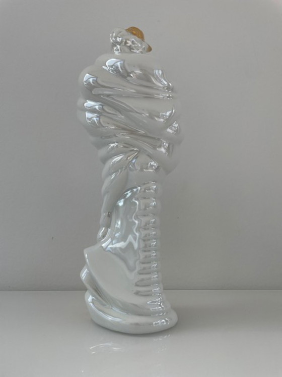 Image 1 of Statue vintage d'une dame au manteau de fourrure – Sanbo Ceramica Valencia (années 1980)