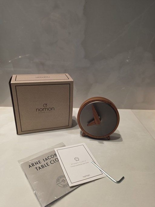 NOMON Atomo design table clock – wood & steel – Arne Jacobsen style – TOP CONDITION