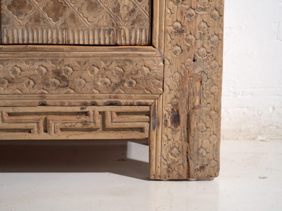 Antique carved low sideboard in pine wood – China, circa 1900 – Iron (photo 37 of 40)