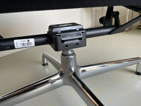 Image 1 of Vitra Eames EA 124 poltrona lounge - nera - hopsak