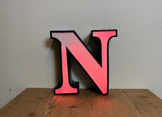 Image 1 of Lettera N illuminata d'epoca, anni '70