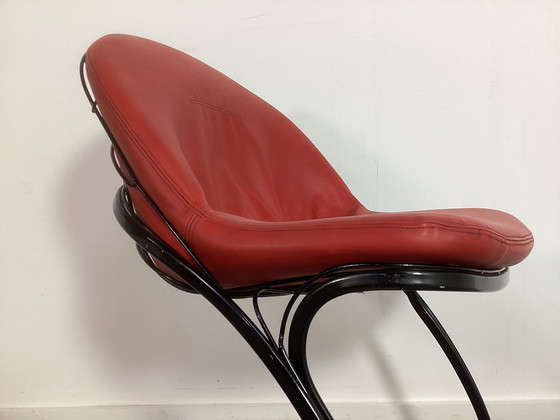 Image 1 of Chaise en fil de fer Chaise Gastone Rinaldi en cuir rouge