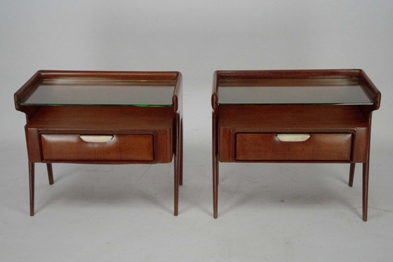 Image 1 of Ein Paar italienische Nachttische im Mid-Century-Modern-Stil, 1950er Jahre – Zugeschrieben an Dassi