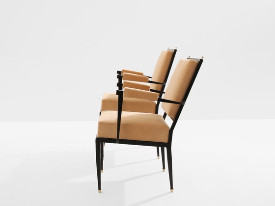 Image 1 of André Arbus toegeschreven aan twee neoklassieke fauteuils van metaal, brons en fluweel, jaren 1940.