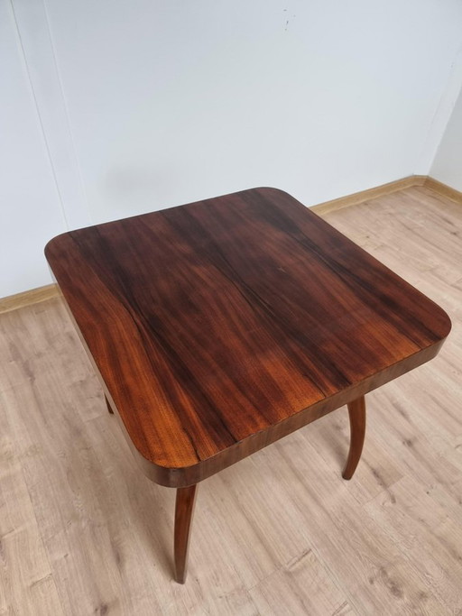 Mesa de araña de Jindrich Halabala