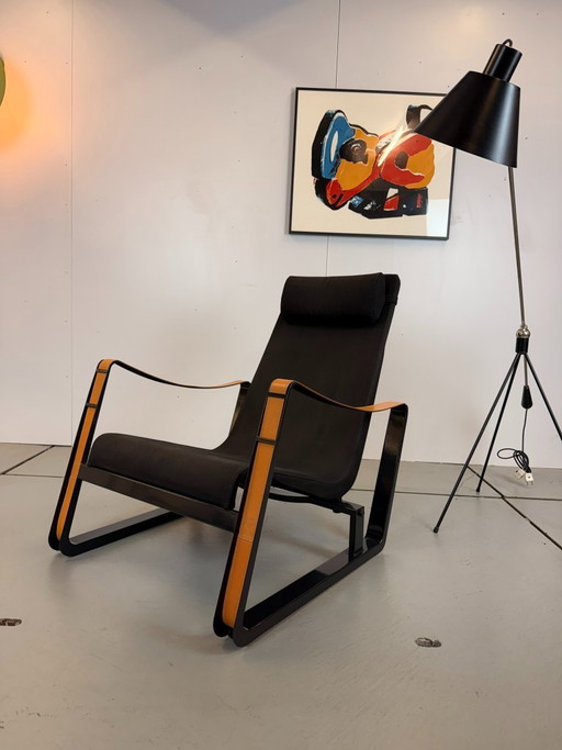Poltrona Cité' in pelle e acciaio di Jean Prouvé per Vitra, 2002