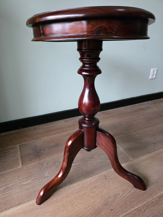 Image 1 of Elegante mahonie tripod wijntafel vintage