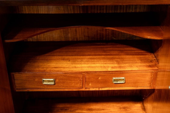 Image 1 of Een trompe-l'oeil dressoir van palissanderhout. Jaren 50.