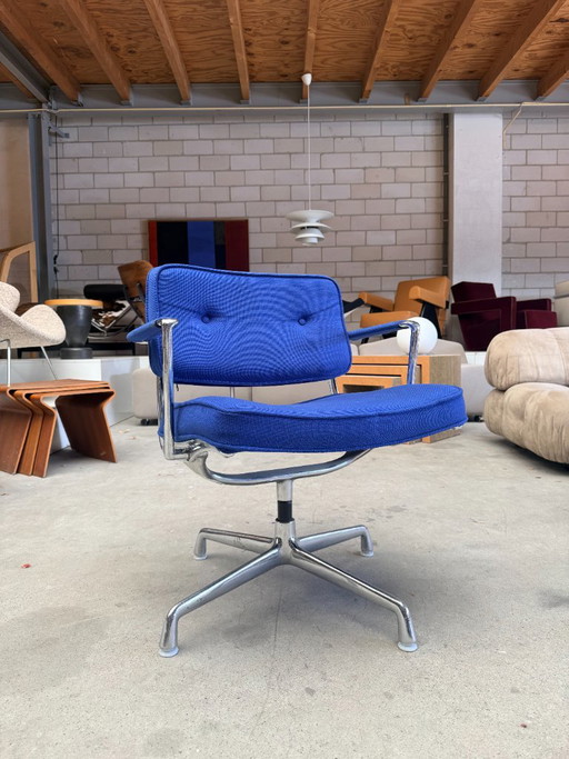 Herman Miller ES102 Intermediate chair, Charles & Ray Eames (stock: 6)