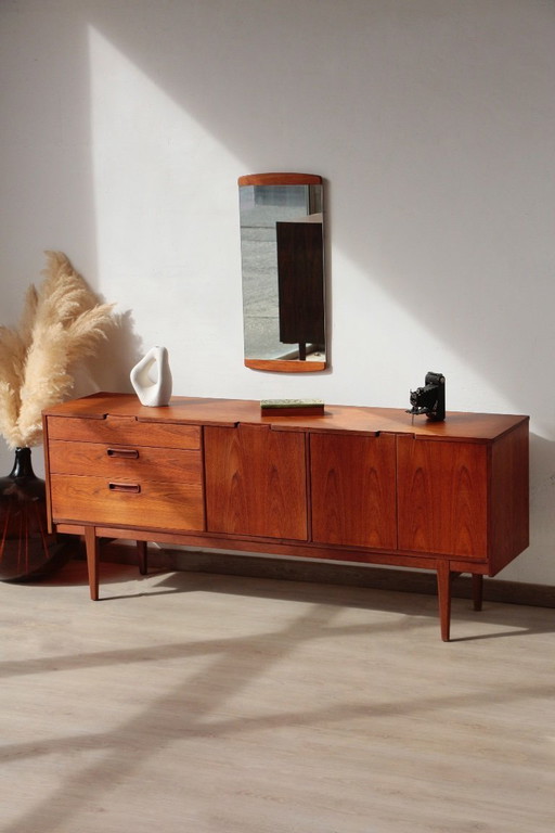 Nathan Teak-Sideboard (1960er Jahre) – Restauriertes englisches Design
