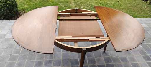 Lübke round table