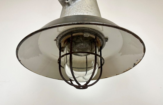 Image 1 of Lampada a sospensione industriale italiana in smalto nero a gabbia di Cortem, anni '60