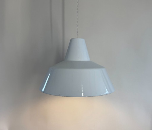 Lampada da fabbrica Louis Poulsen tipo 19540
