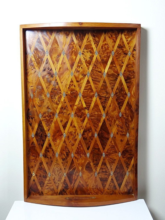 Image 1 of Bandeja grande con incrustaciones de madera de tuya limonera, artesanía marroquí de los años 80-90.