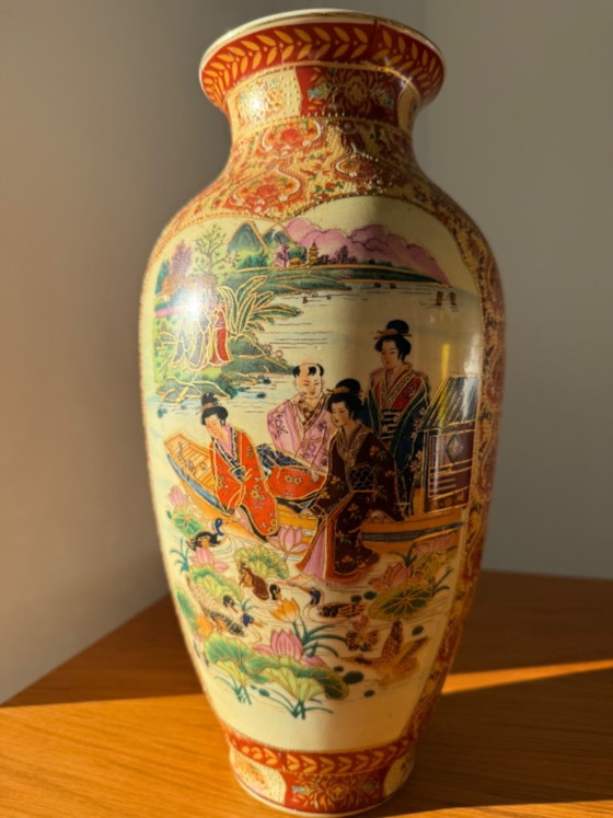 Set di 4 vasi in porcellana stile Satsuma, dipinti a mano con decorazioni dorate, grandi 36 cm – Porcelain (photo 15 of 16)