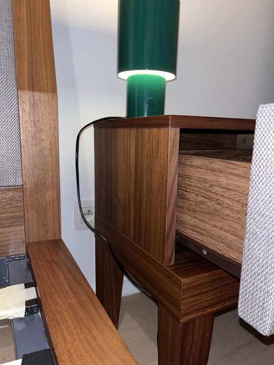 Image 1 of Struttura del letto e comodini coordinati