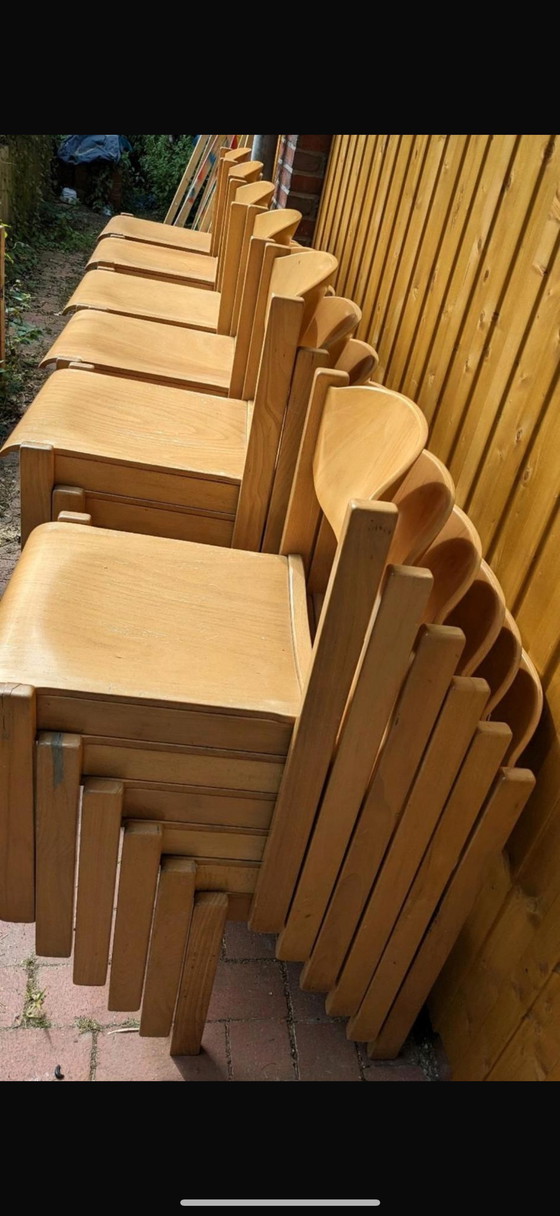 Image 1 of Partij van 51x vintage plywood stapelstoelen ‘70