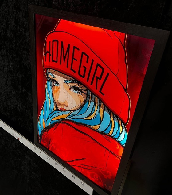 Image 1 of El Bocho - Homegirl - Lightbox - framed in a wooden frame - hand-signed