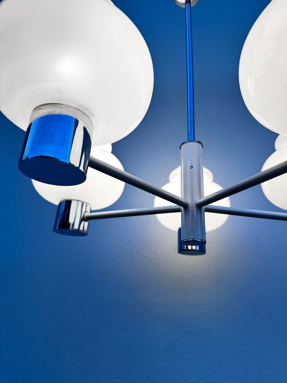 Image 1 of Kronleuchter aus opalisierendem Chrom im Stil des Weltraumzeitalters, 1970er Jahre