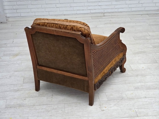 Image 1 of Jaren 1930-1935, Deense fauteuil, meubelvelours, meubelgaas, gesneden essenhout.