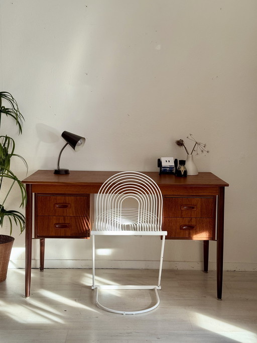 Scrivania danese vintage in teak degli anni '60