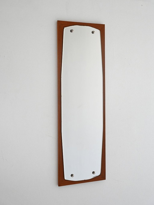 Skandinavischer, rechteckiger Spiegel aus Teakholz mit gebogenem Glas - 1960er/70er Jahre