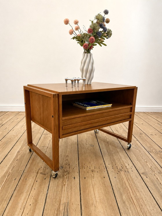 Image 1 of Table d'appoint/commode en teck du Danemark