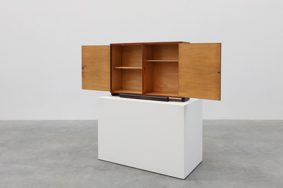 Image 1 of Seltener kleiner Art Deco Schrank mit schönem Holzmuster, Frankreich 1920er Jahre