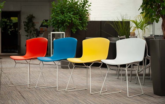 Image 1 of Knoll Plastic Side Chair Ontvangststoel