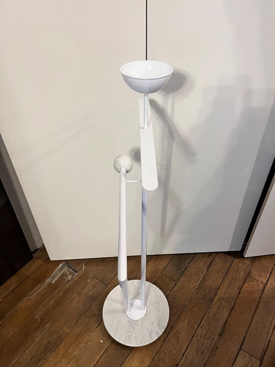 Image 1 of Fly Line Valet Stand, Italy, 1990s, White Lacquered Metal, Carrara Marble Top, Post-Modern Design