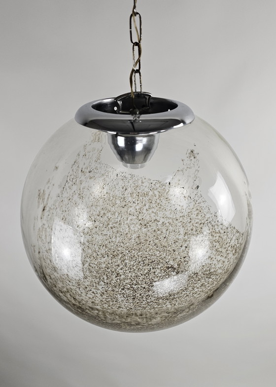 Image 1 of Grande suspension sphérique en verre italien moucheté de gris doré