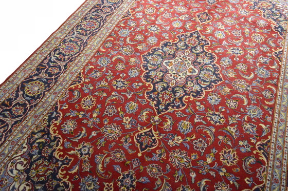 Image 1 of Handgeknoopt rood Keshan oosters tapijt - 299 x 201 cm