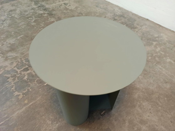 Tavolino Sentrum di Schmahl+Schnippering per Woud, Tavolini, Metallo, Verde (foto 12 di 14)
