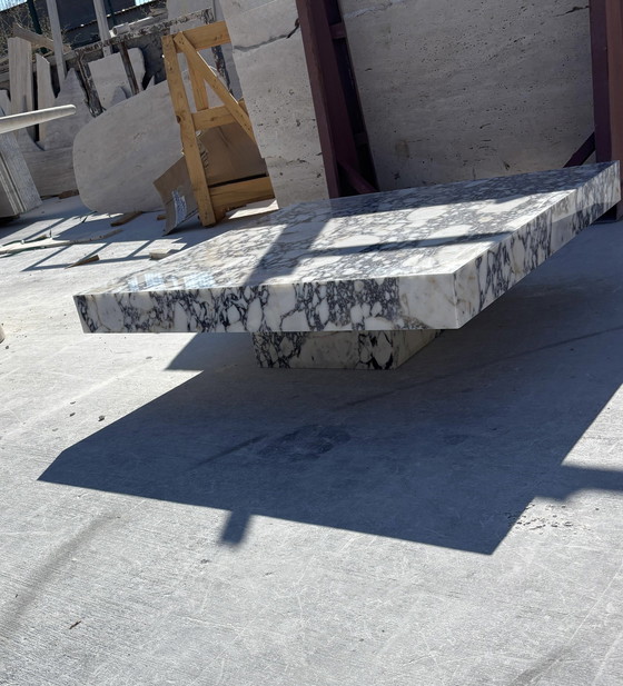 Image 1 of Mesa de centro de mármol calacatta