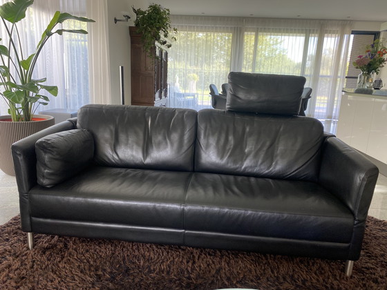 Image 1 of Sofá fresco y atemporal de Nimbus 184 cm negro con 2 cojines de brazos y patas ajustables en cromo cepillado en cuero especial