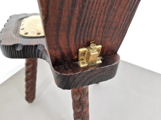 Spanischer Dreibein Hocker | Kuhfell, Holz (Foto 8 von 10)