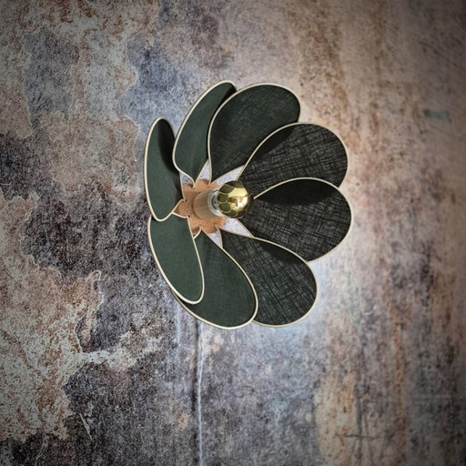 Flower wall lamp, Nymphéa model, 8 petals in rattan and fabric (customizable shade)