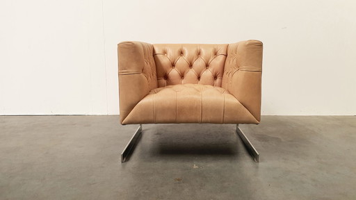 Poltrona Chesterfield n. 2 vintage in pelle beige cammello, a forma di cubo