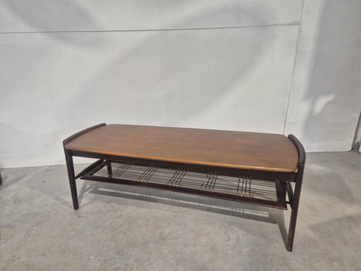 Louis van Teeﬀelen pour Webe Table de Salon