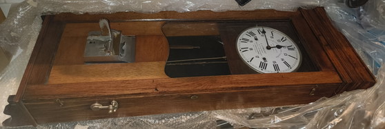 Image 1 of Orologio da parete A. Lambert in rovere, stile retrò/vintage/antico, di fabbricazione francese, risalente al 1920 circa.