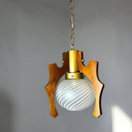 Skandinavische Hängelampe aus Holz und gestreiftem Glas, 1970er Jahre – Pendelleuchten, Wood (photo 3 of 14)