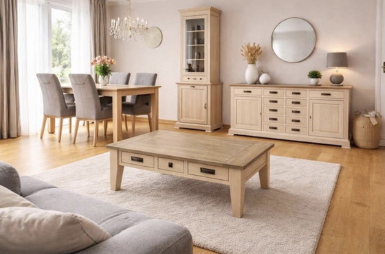 Image 1 of Stilvoller Vitrinenschrank