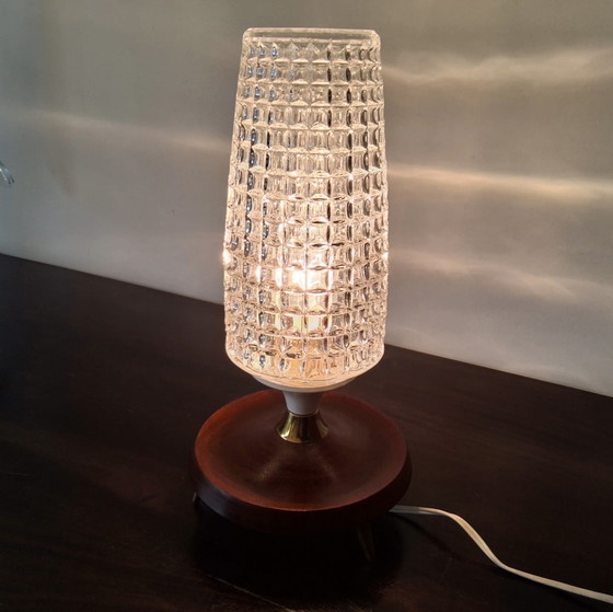 Image 1 of Vintage tafellamp met glazen reliëf kap jaren 60