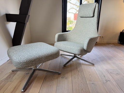 Vitra Repose with Ottoman.