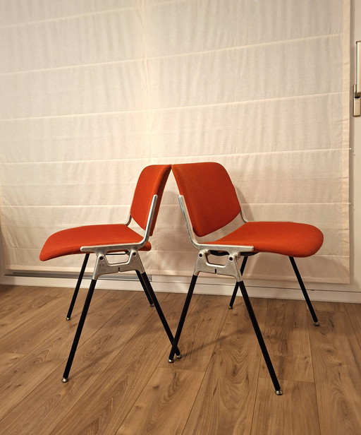Pair of DSC Castelli chairs