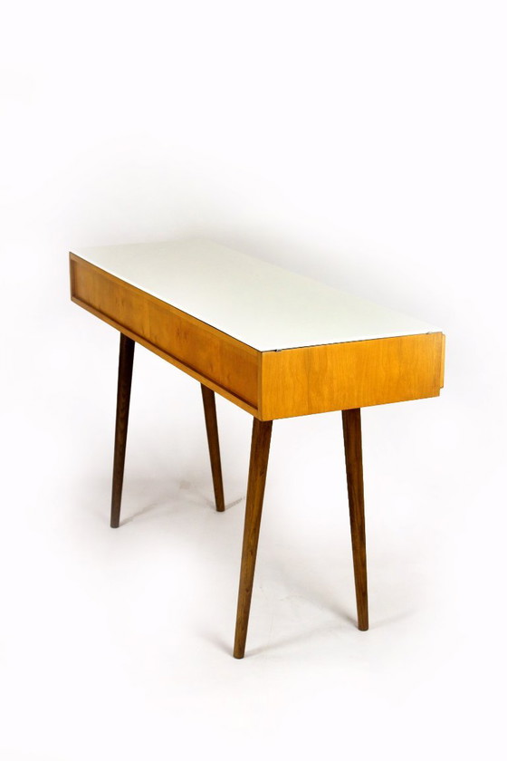 Gerestaureerd schrijfbureau in mid-century modern stijl van Up Zavody, jaren 60. – Glass (photo 15 of 20)