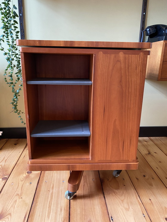 Image 1 of Giorgetti boekenmolen bijzettafel 