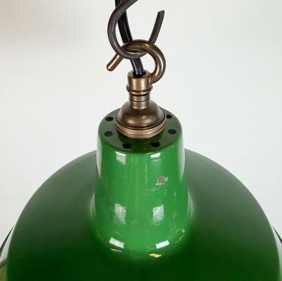 Image 1 of Industriële groene emaille hanglamp van Revo, jaren 1950.