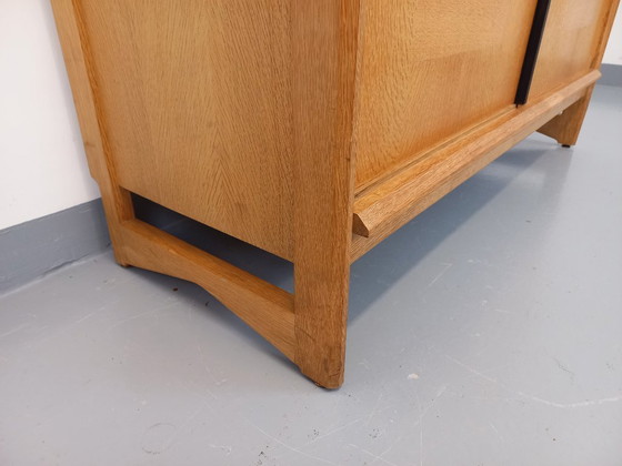 Image 1 of Guillerme et Chambron vintage massief eiken kast uit de jaren 60 en 70